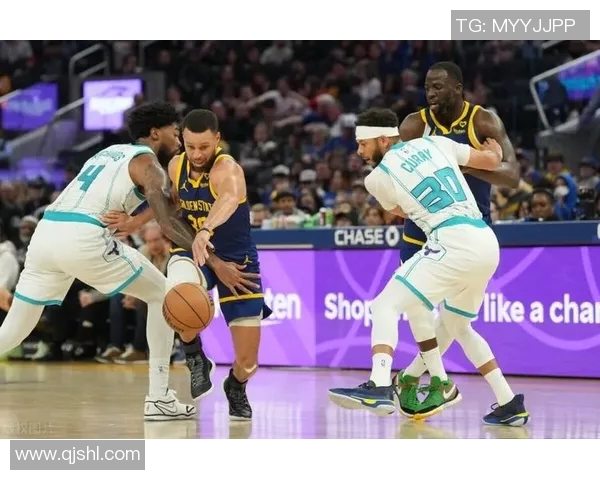 勇士队与黄蜂队2017年精彩对决回顾及赛季亮点分析 勇士队与黄蜂队2017年精彩对决回顾及赛季亮点分析